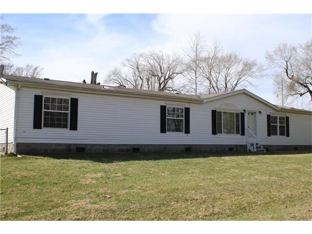 6499 SE V Highway, Lathrop, MO 64465