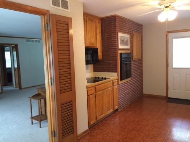 404 S Washington St, Oregon, MO 64473