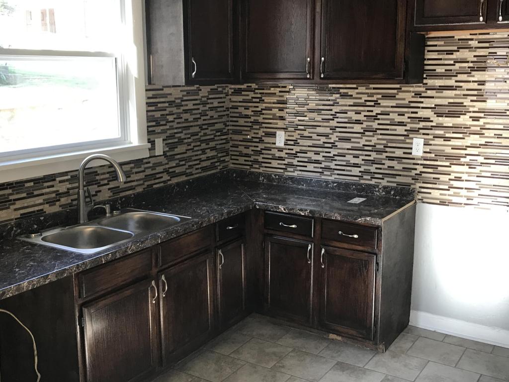 321 N 15th St, St Joseph, MO 64501