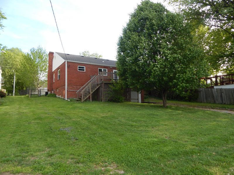 2009Union St, St Joseph, MO 64501