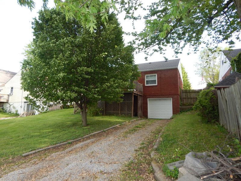 2009Union St, St Joseph, MO 64501