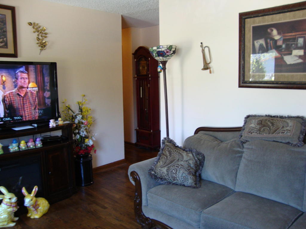2406Big Pine Dr, St Joseph, MO 64503