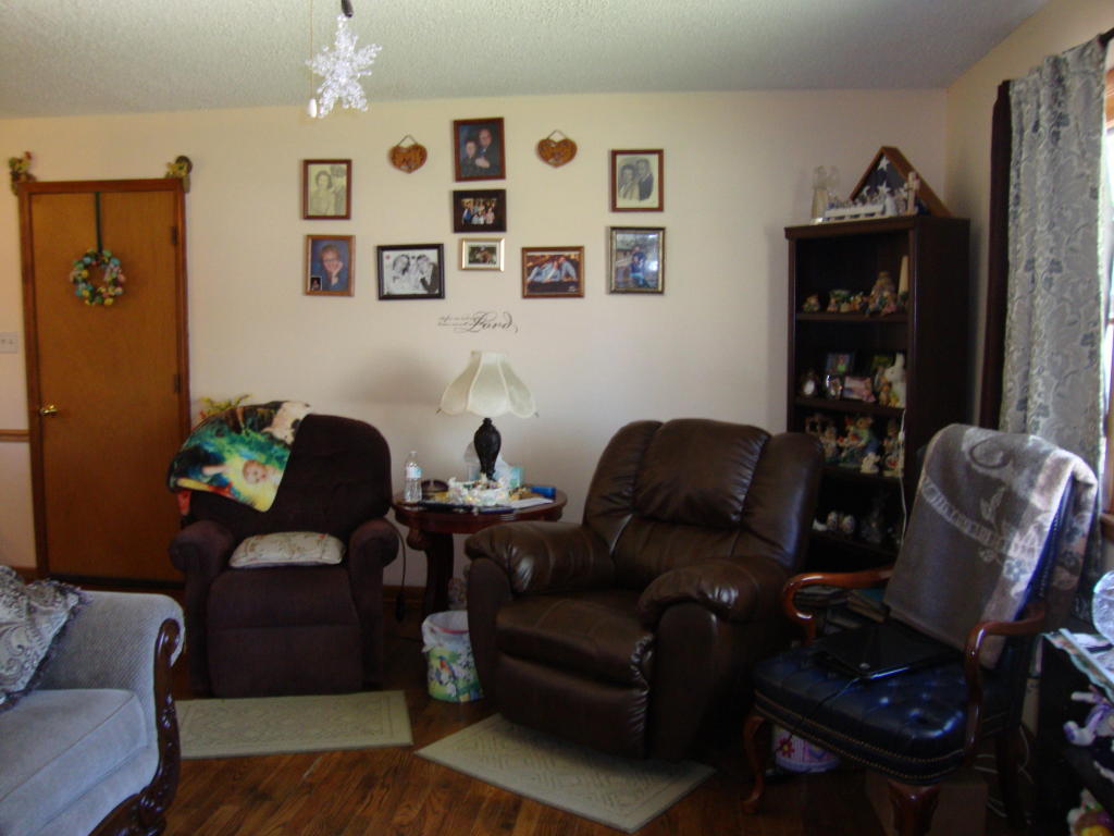 2406Big Pine Dr, St Joseph, MO 64503