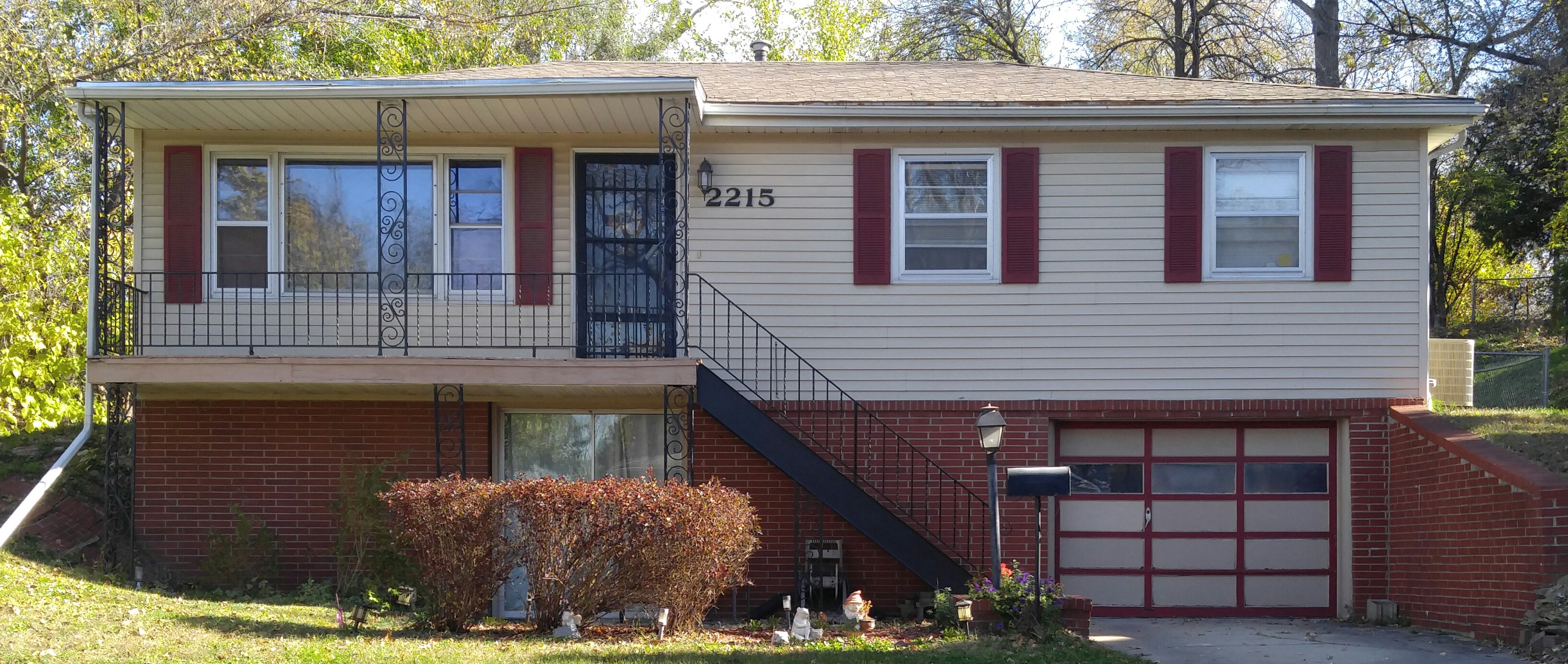 2215 S 15th Street, St Joseph, MO 64503