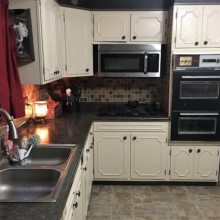 2215 S 15th Street, St Joseph, MO 64503