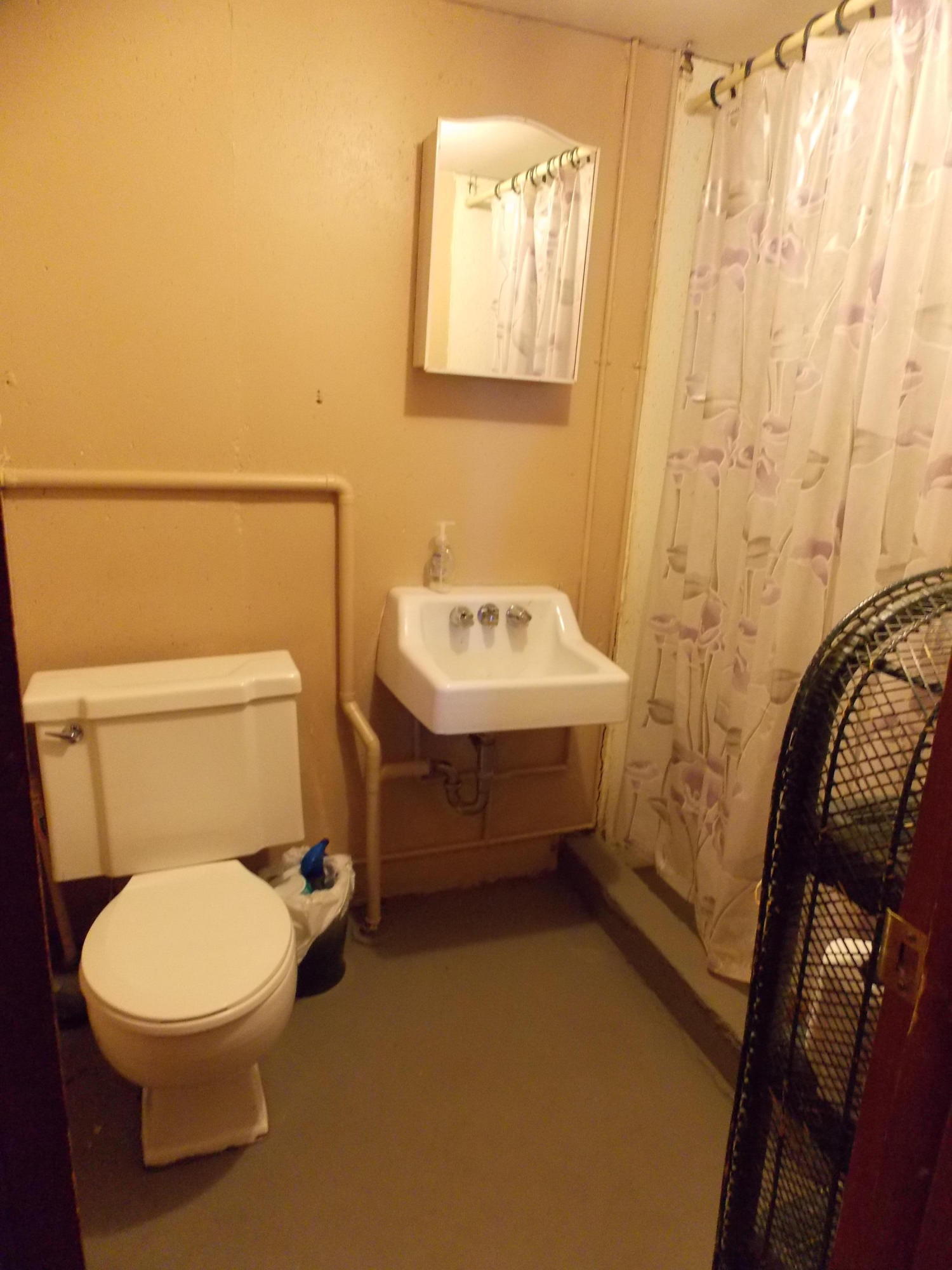 2215 S 15th Street, St Joseph, MO 64503