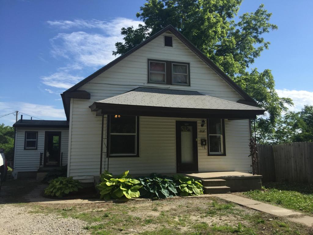 208 W Vassar St, St Joseph, MO 64504