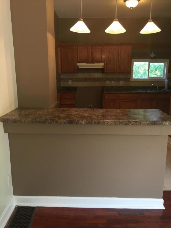 208 W Vassar St, St Joseph, MO 64504