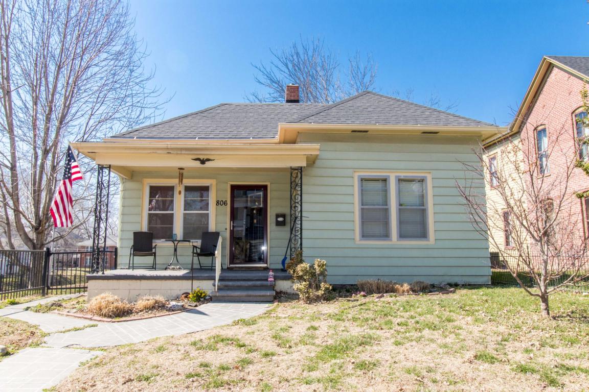 806 N 24th St, St Joseph, MO 64506