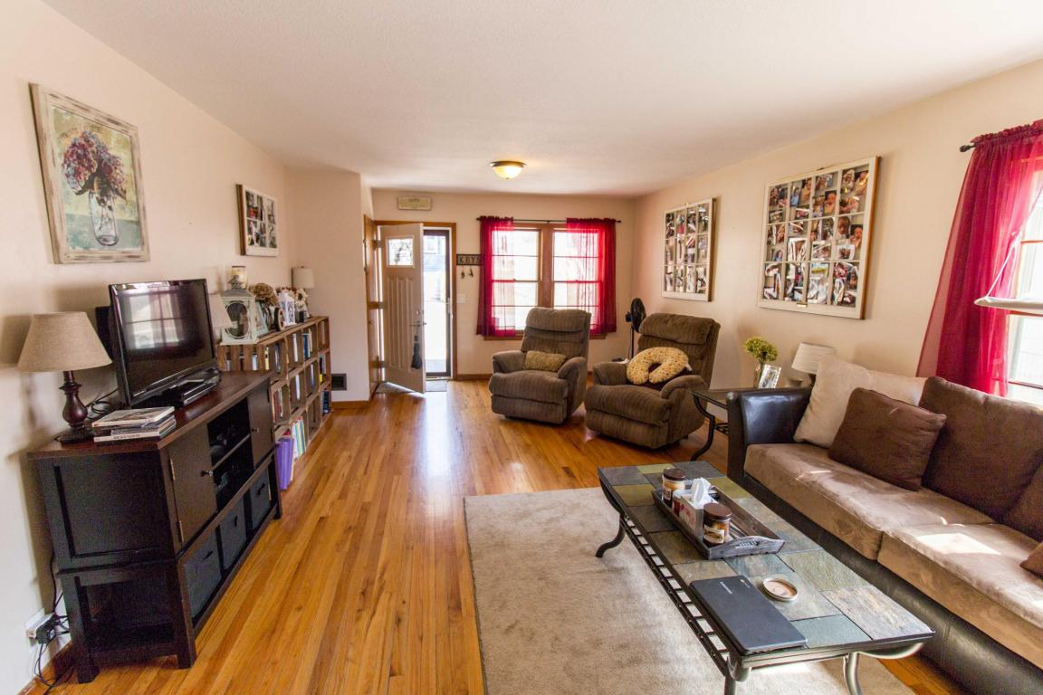 806 N 24th St, St Joseph, MO 64506