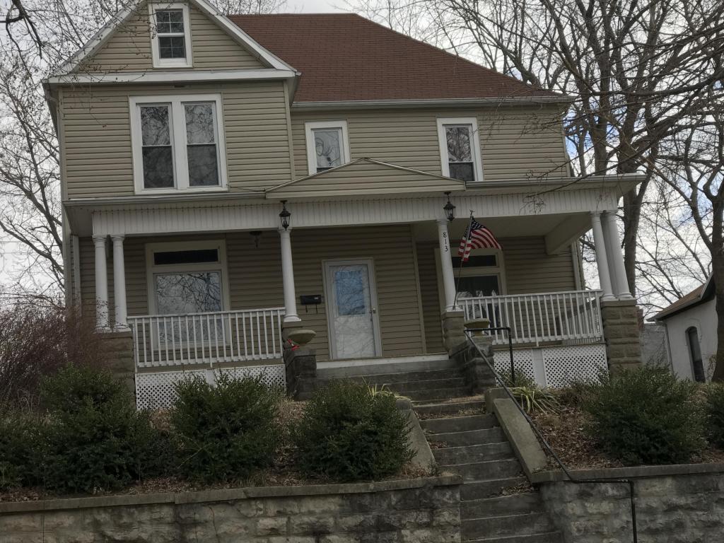 813 N 24th St, St Joseph, MO 64506