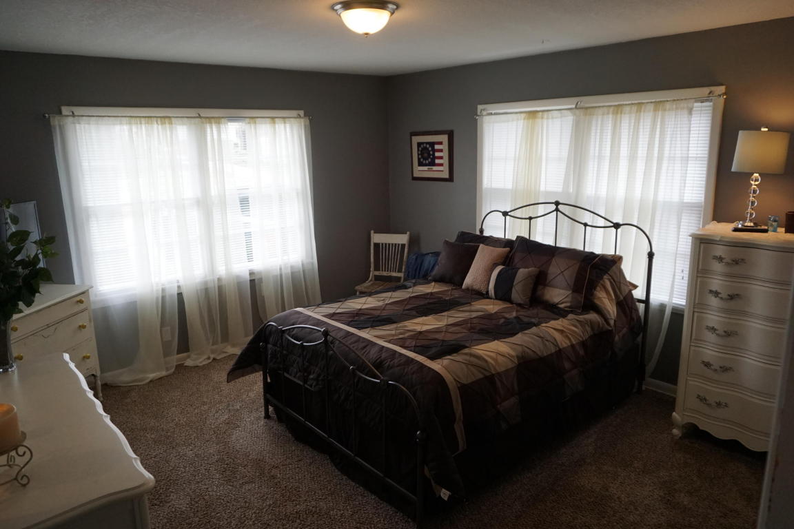 3114Gene Field Rd, St Joseph, MO 64506