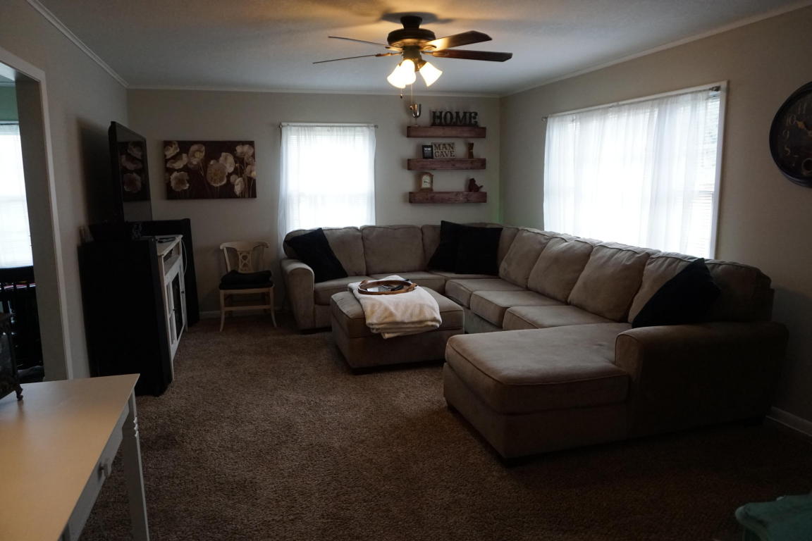 3114Gene Field Rd, St Joseph, MO 64506