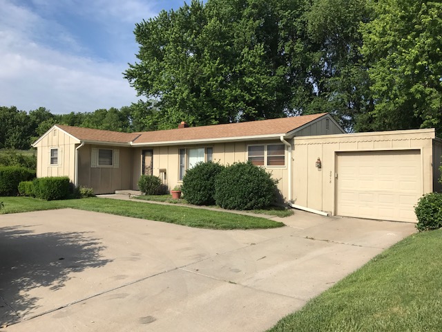2018S. 28th St, St Joseph, MO 64507