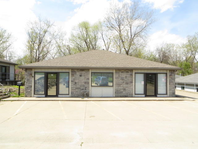 702 S Woodbine Rd, St Joseph, MO 64507