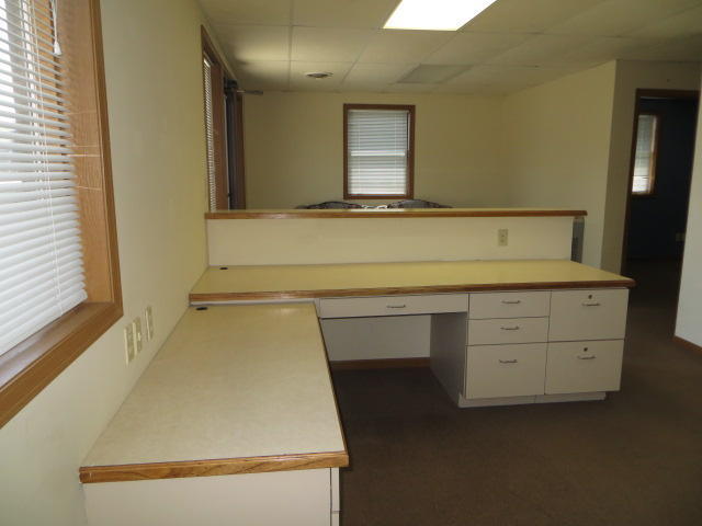 702 S Woodbine Rd, St Joseph, MO 64507