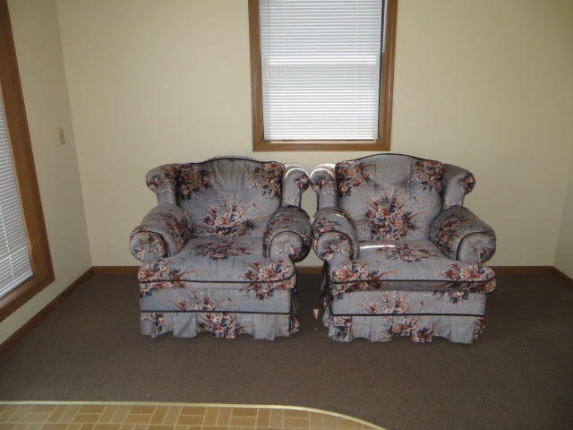 702 S Woodbine Rd, St Joseph, MO 64507