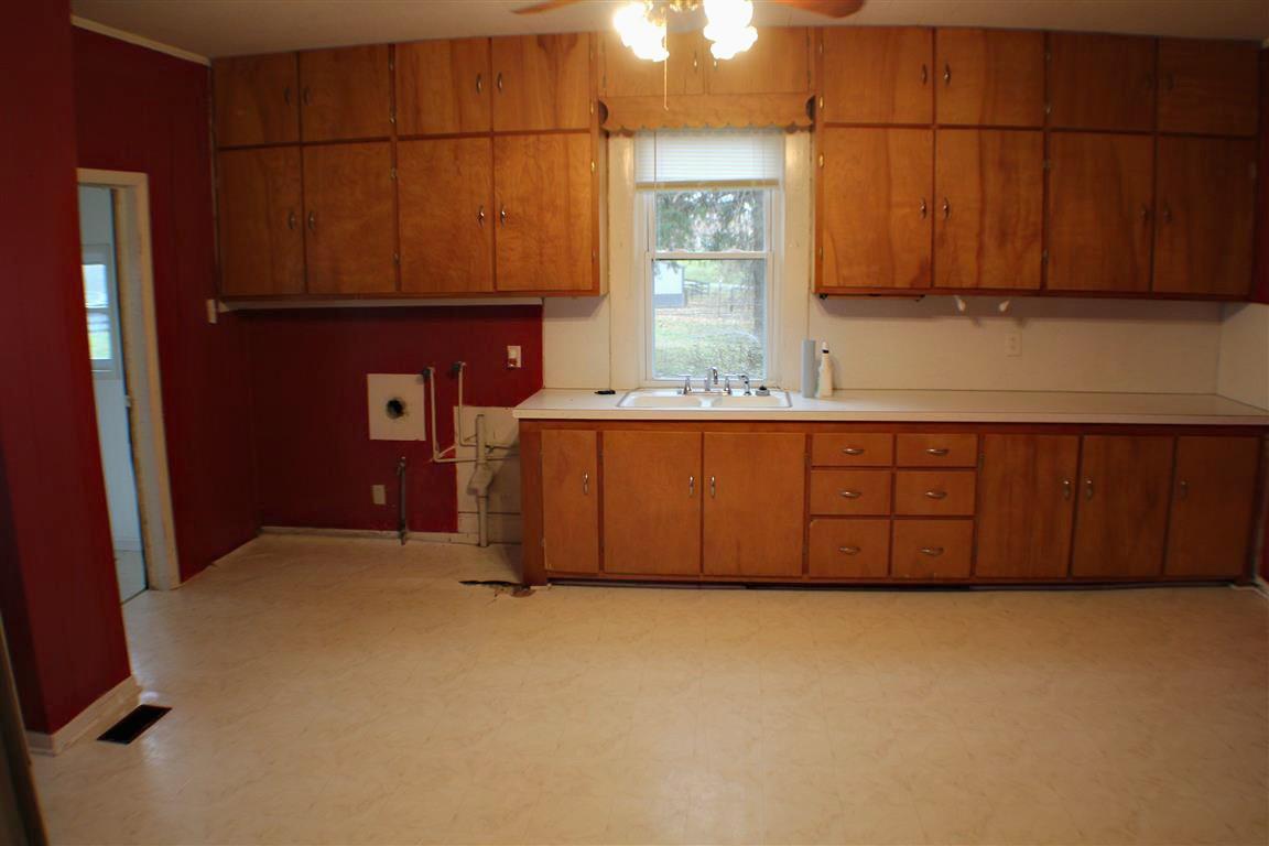 6806 NE State Route 6, St Joseph, MO 64507