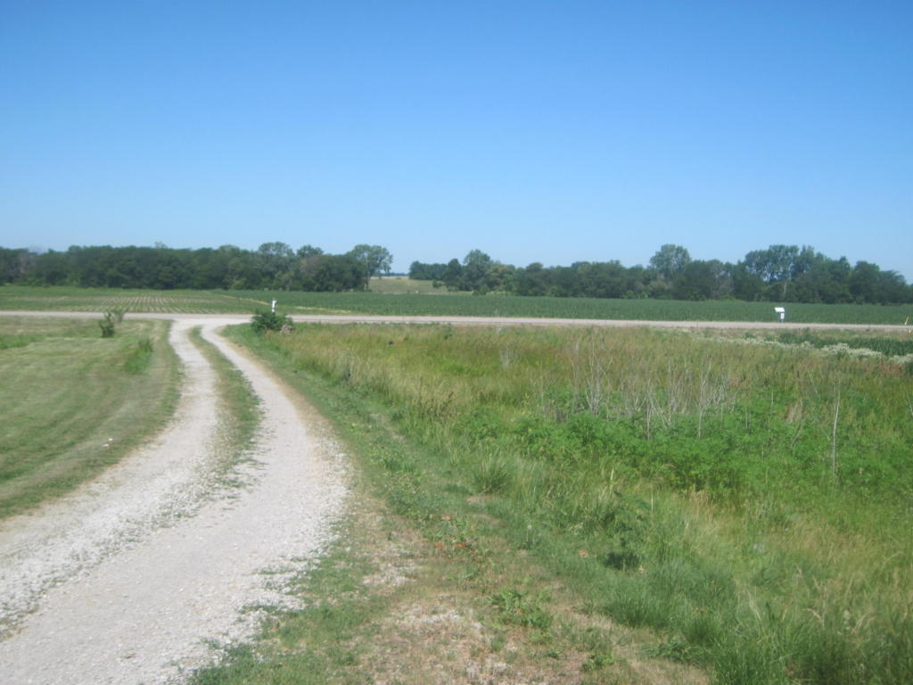 7310 S State Route A, Braymer, MO 64624