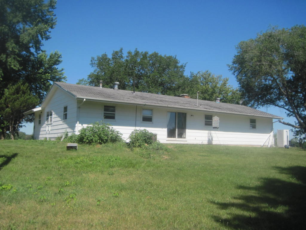 7310 S State Route A, Braymer, MO 64624