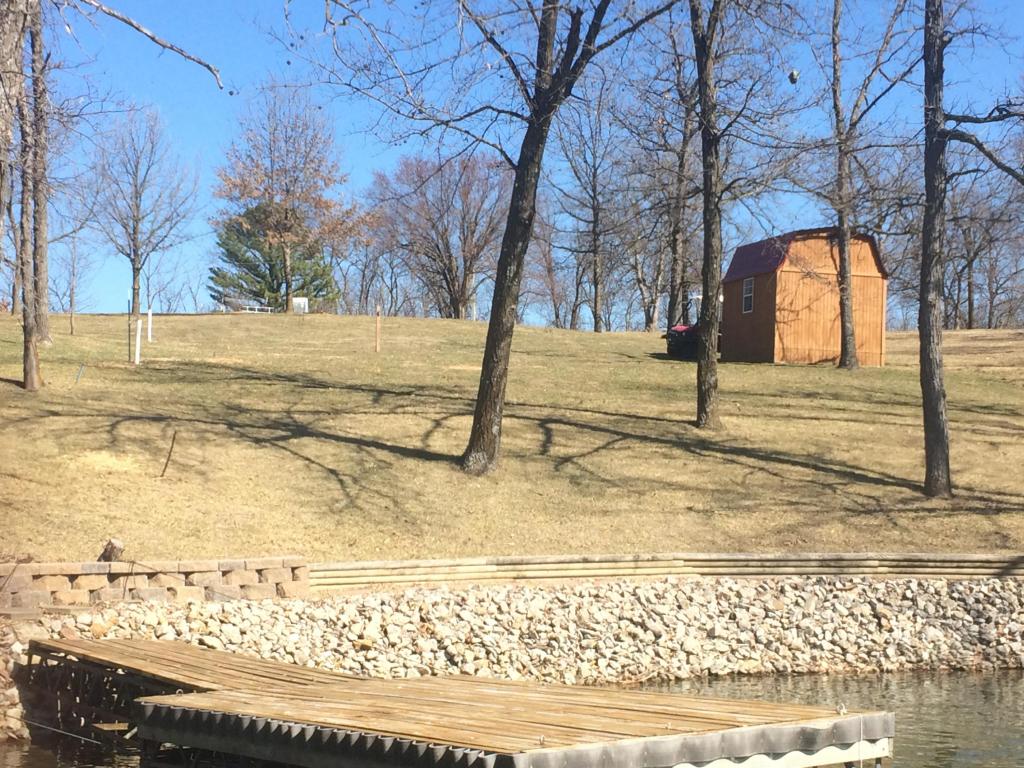 180Canoe Point, Gallatin, MO 64640