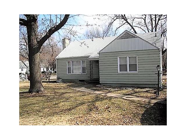 401 EASTWOOD Road, Harrisonville, MO 64701
