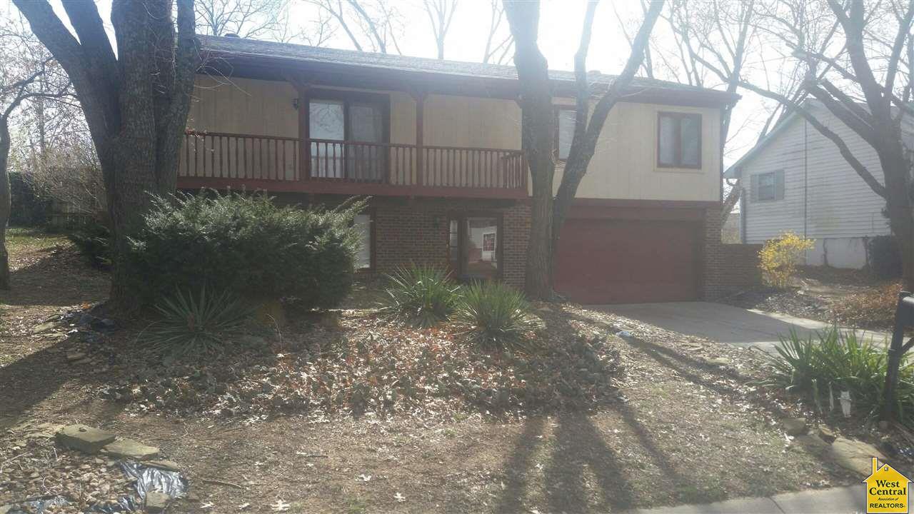 2100 N Gaines Dr., Clinton, MO 64735