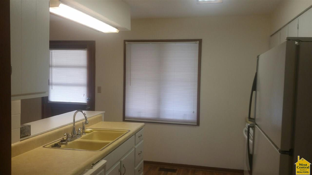 2100 N Gaines Dr., Clinton, MO 64735