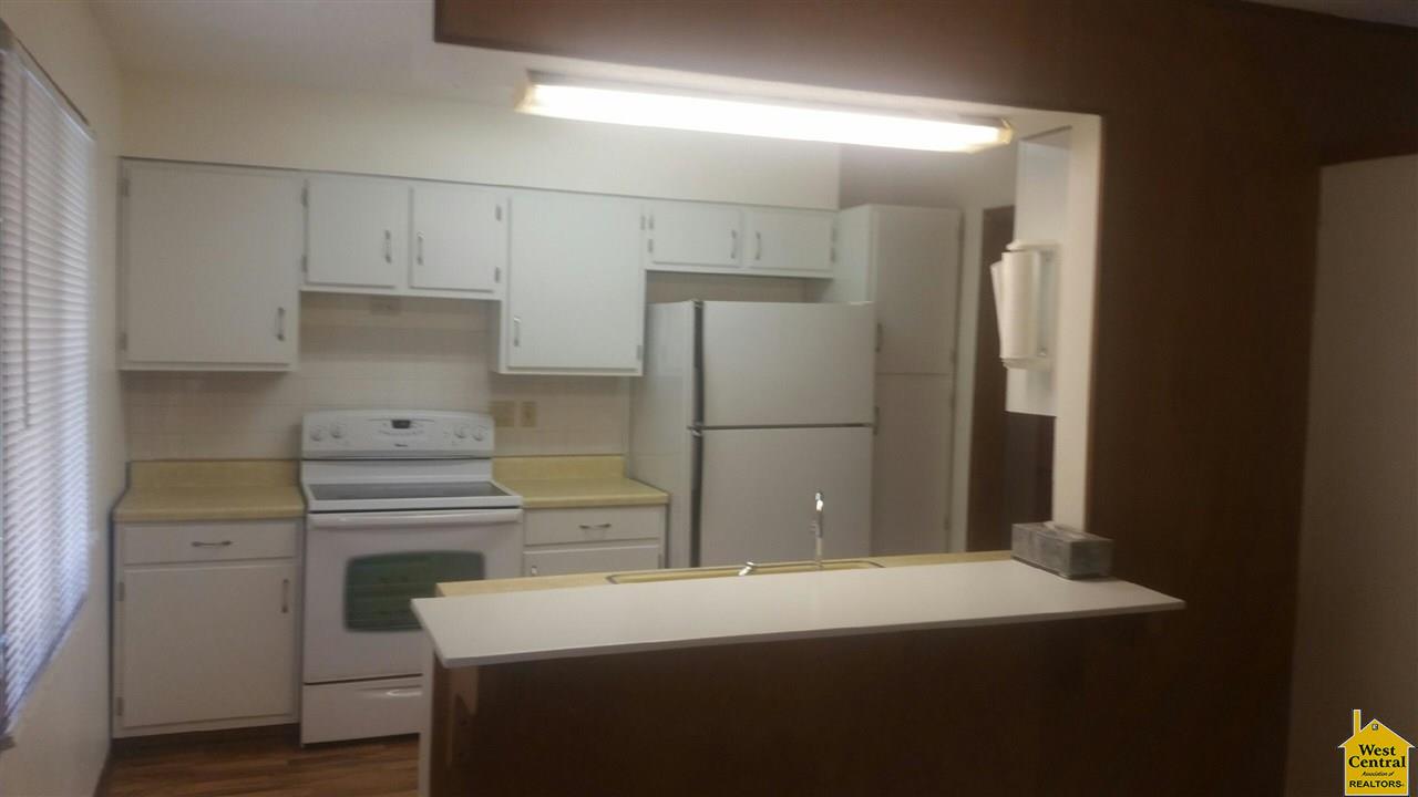 2100 N Gaines Dr., Clinton, MO 64735