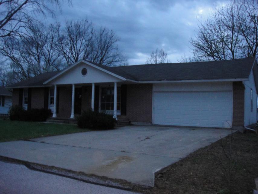 1403 Whipporwill DrClinton, MO, 64735Henry County