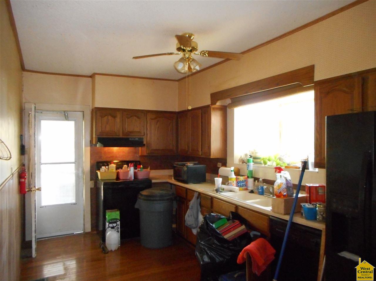 615 S 2nd, Clinton, MO 64735