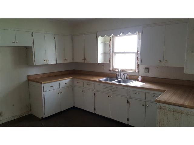500 E 3rd StCreighton, MO, 64739Cass County