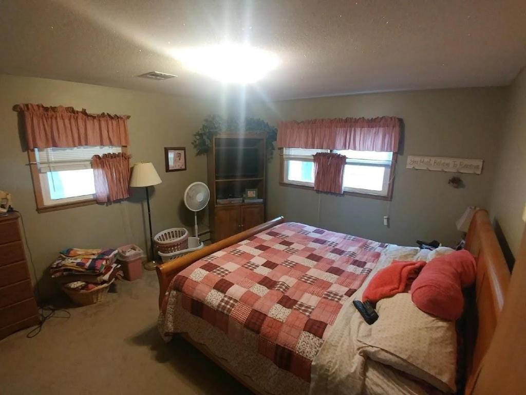 300 South Belisle Street, El Dorado Springs, MO 64744