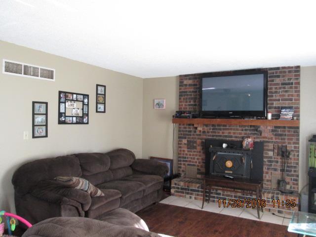 106 W 1st Street, Garden City, MO 64747