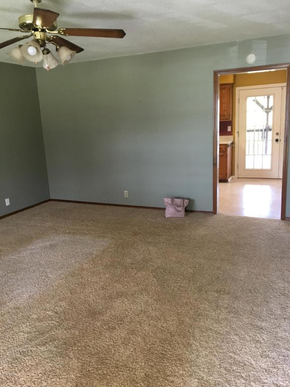 2721 E 2nd Street, Joplin, MO 64801