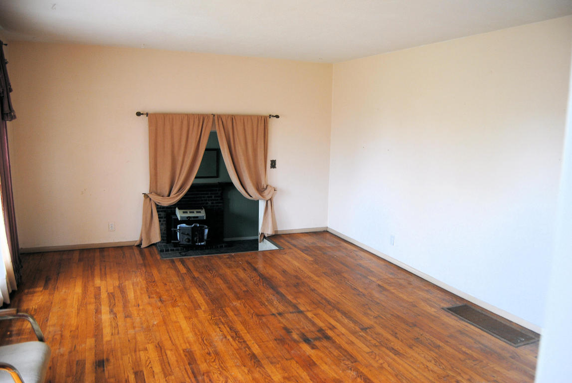919 W zora, Joplin, MO 64801