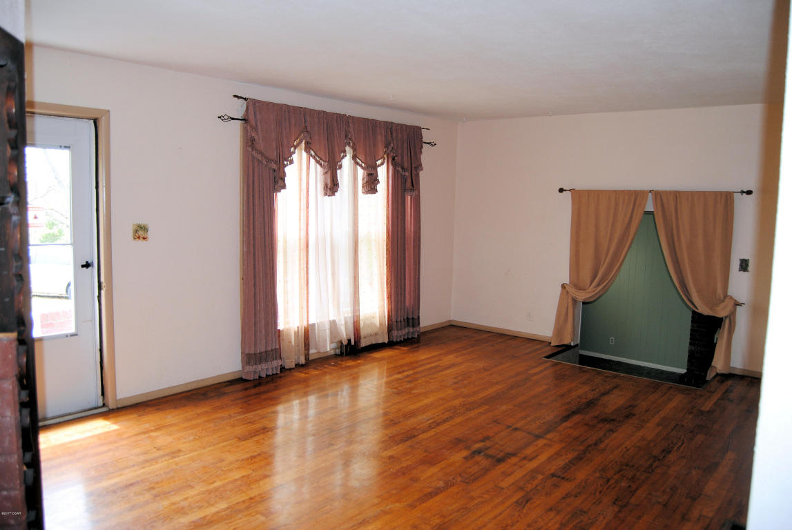 919 W zora, Joplin, MO 64801