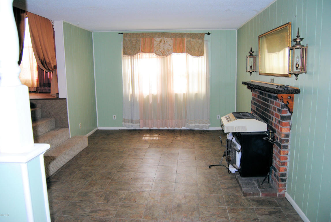 919 W zora, Joplin, MO 64801