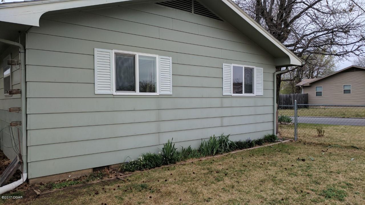 2730 E 24th Street, Joplin, MO 64804