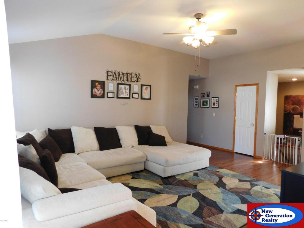 4323 W 27th Place, Joplin, MO 64804