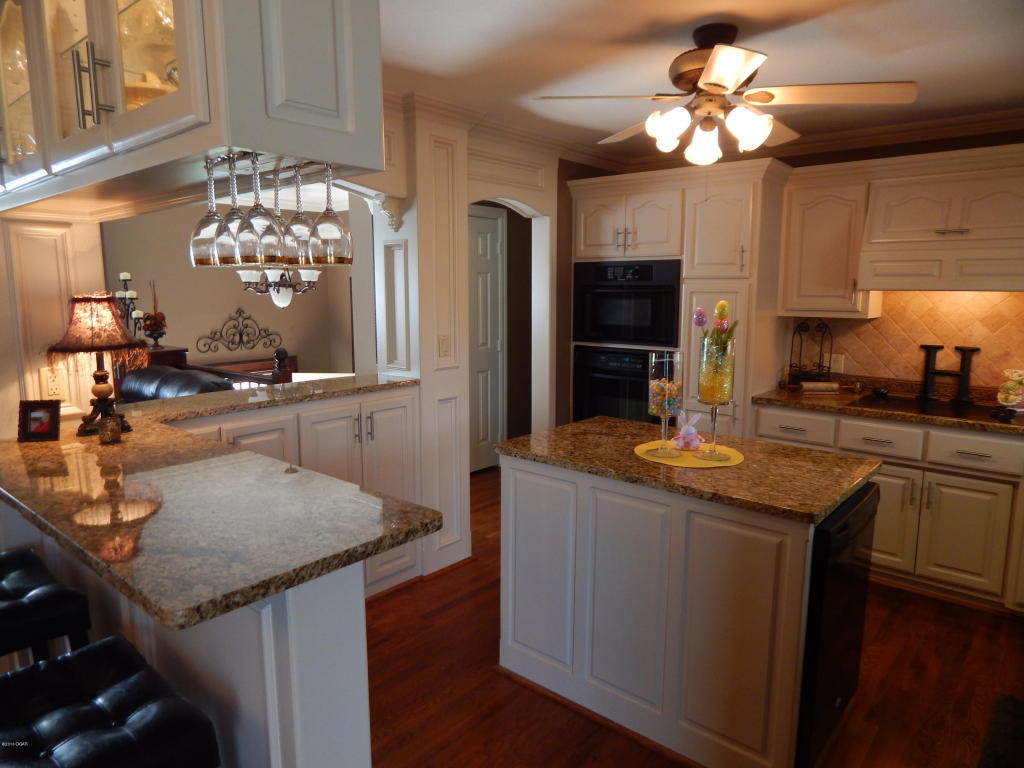 118 Hillview Drive, Joplin, MO 64804