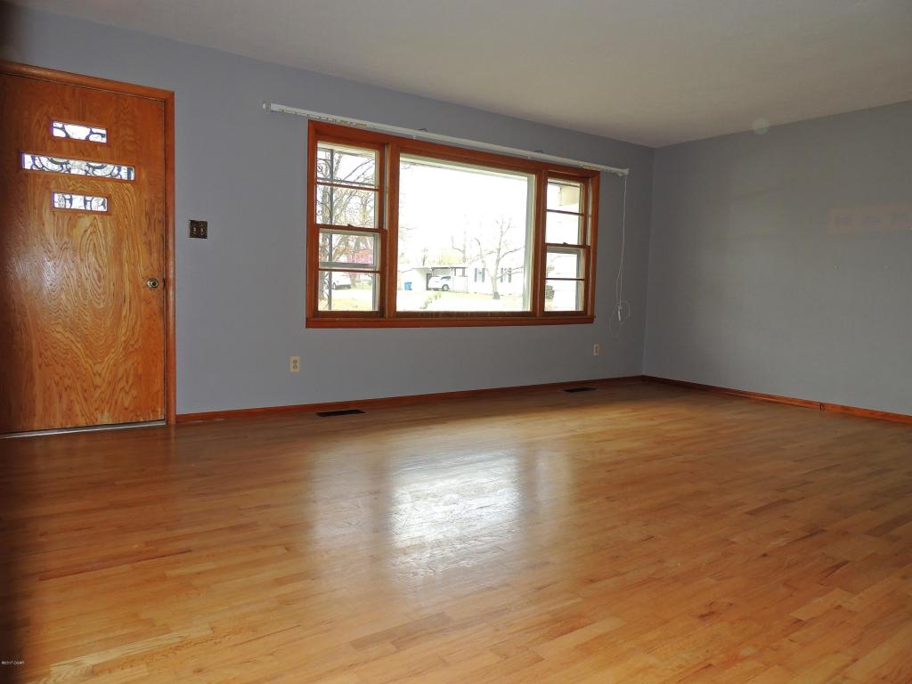 1027 Ridgecrest, Carthage, MO 64836