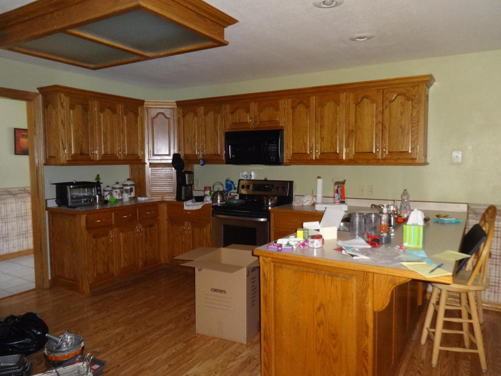 9037 JUSTICE Lane, Carthage, MO 64836