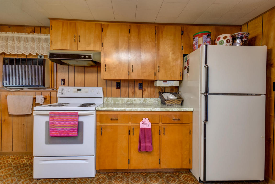 328 Lawrence 2075, La Russell, MO 64848