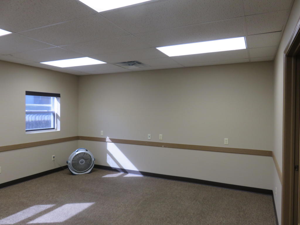 1220 Ridgewood Road, Neosho, MO 64850