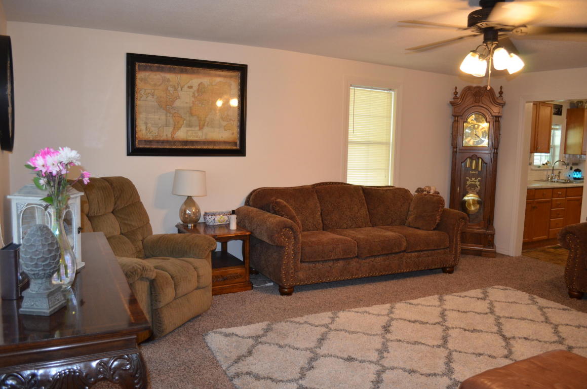 1707 Cherry Street, Seneca, MO 64865