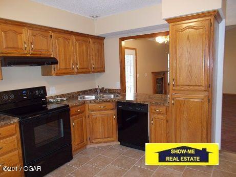 1019 Country Side Drive, Webb City, MO 64870