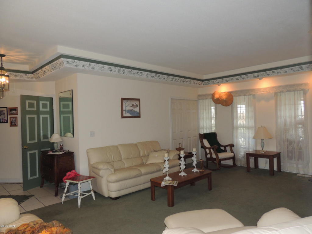 9889 County Road 200, Webb City, MO 64870