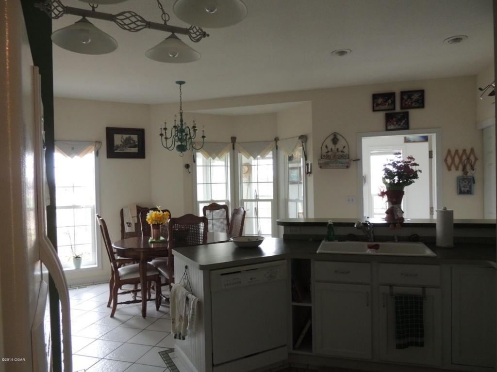 9889 County Road 200, Webb City, MO 64870
