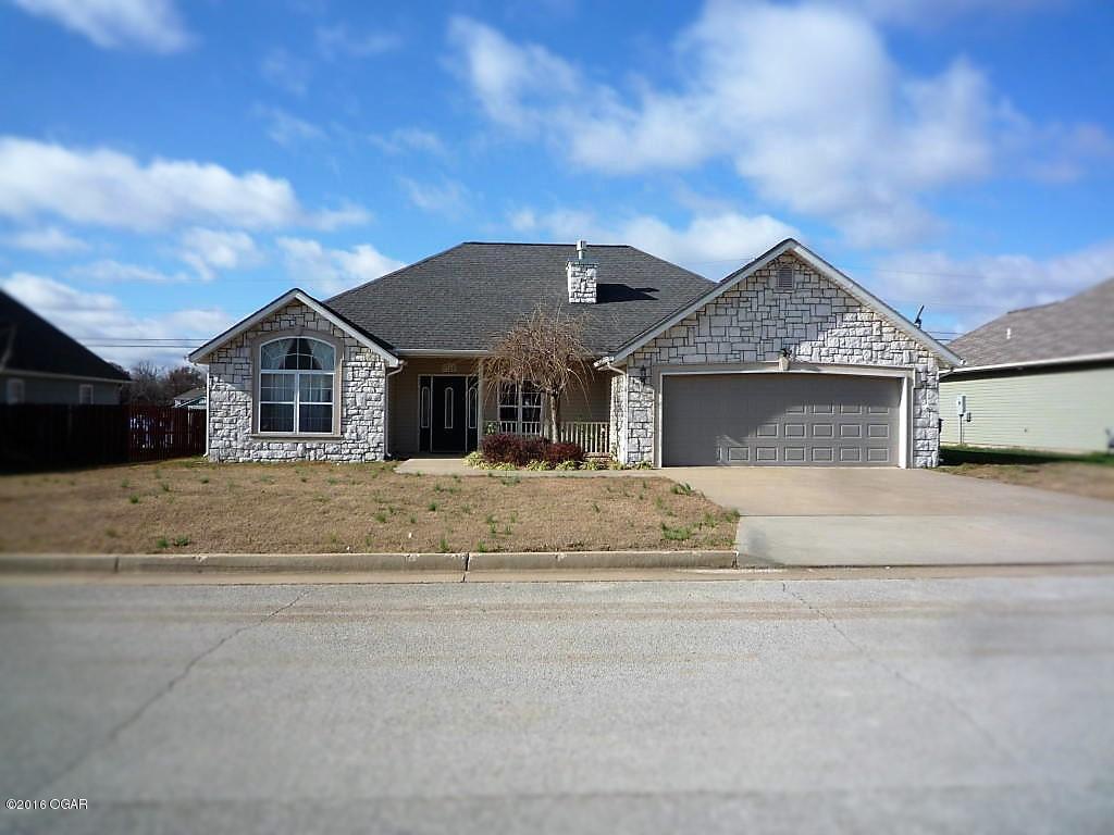 1121 S Rosedale, Webb City, MO 64870